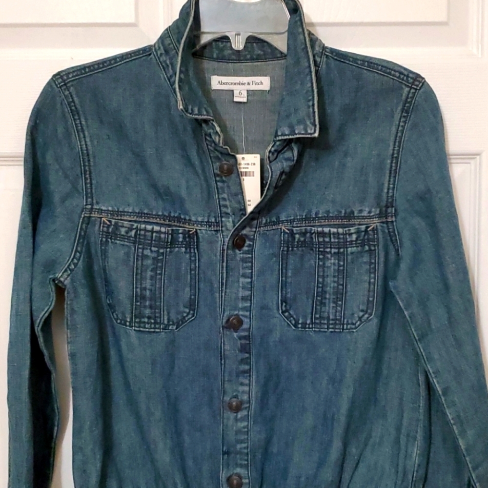 SOLD Abercrombie & Fitch Denim Shorts Jumpsuit, Size 6 - Picture 2 of 8